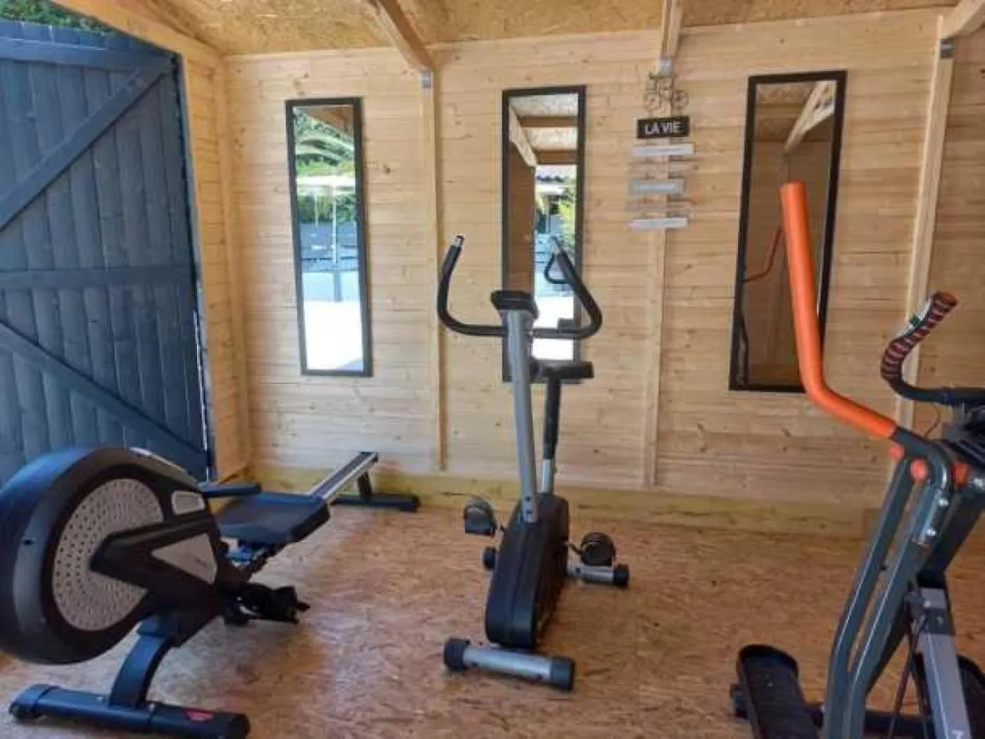 Chalet 4 Etoiles - Piscine - Eehfac Noves